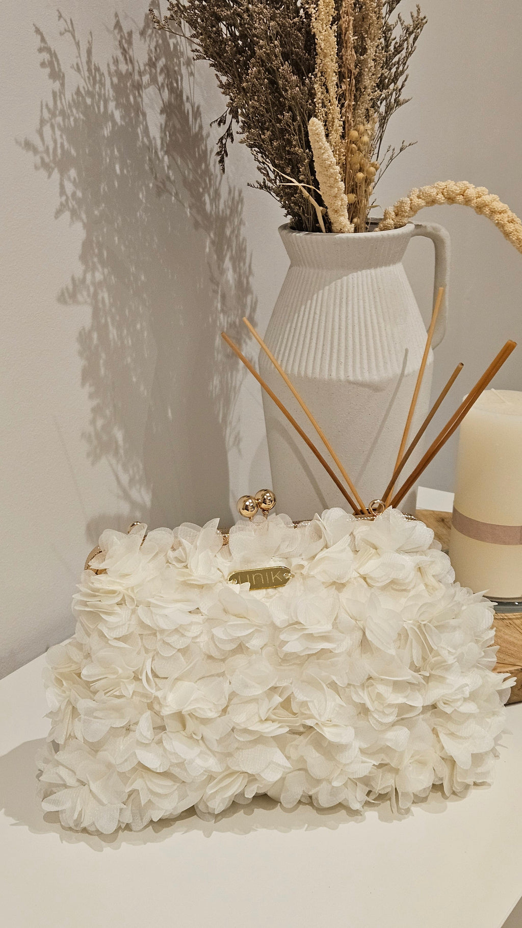Bolso Miss – Crochet Artesanal con Flores de Tela