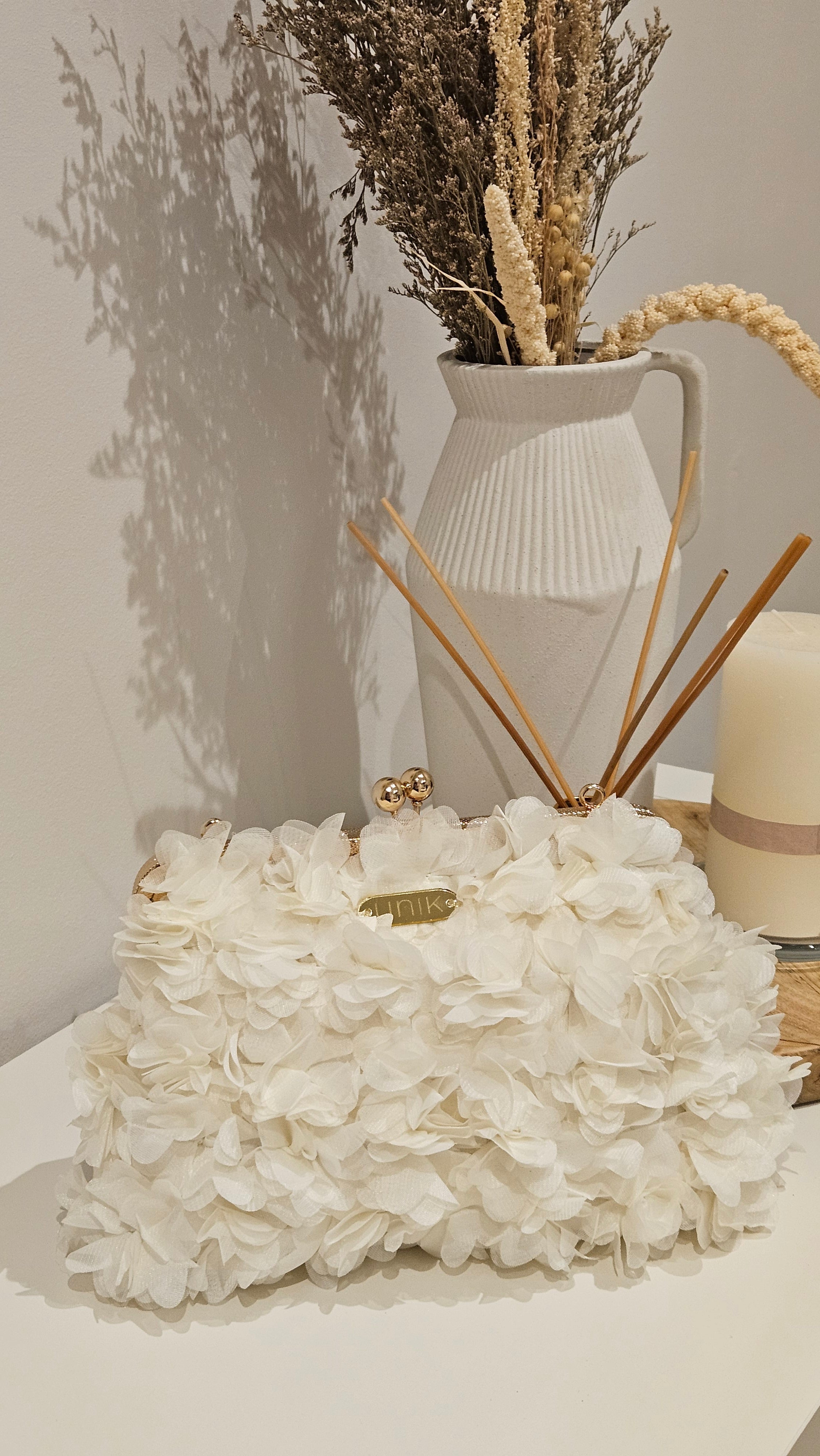 Bolso Miss – Crochet Artesanal con Flores de Tela