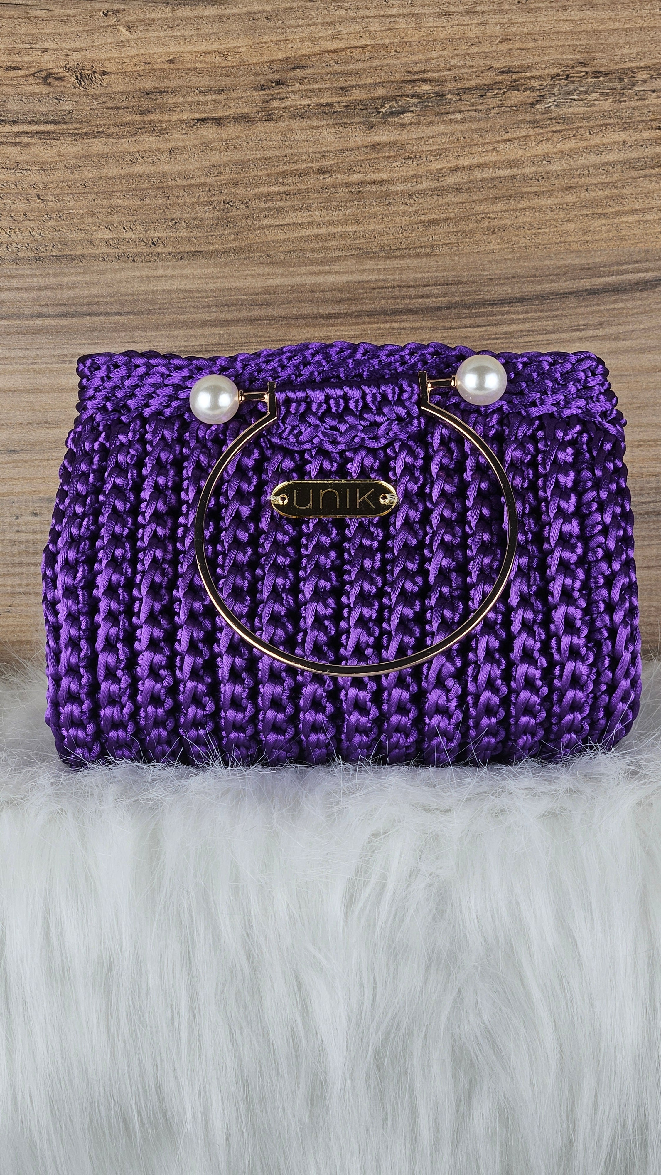 Bolso Perla – Crochet Satinado con Asas de Perlas