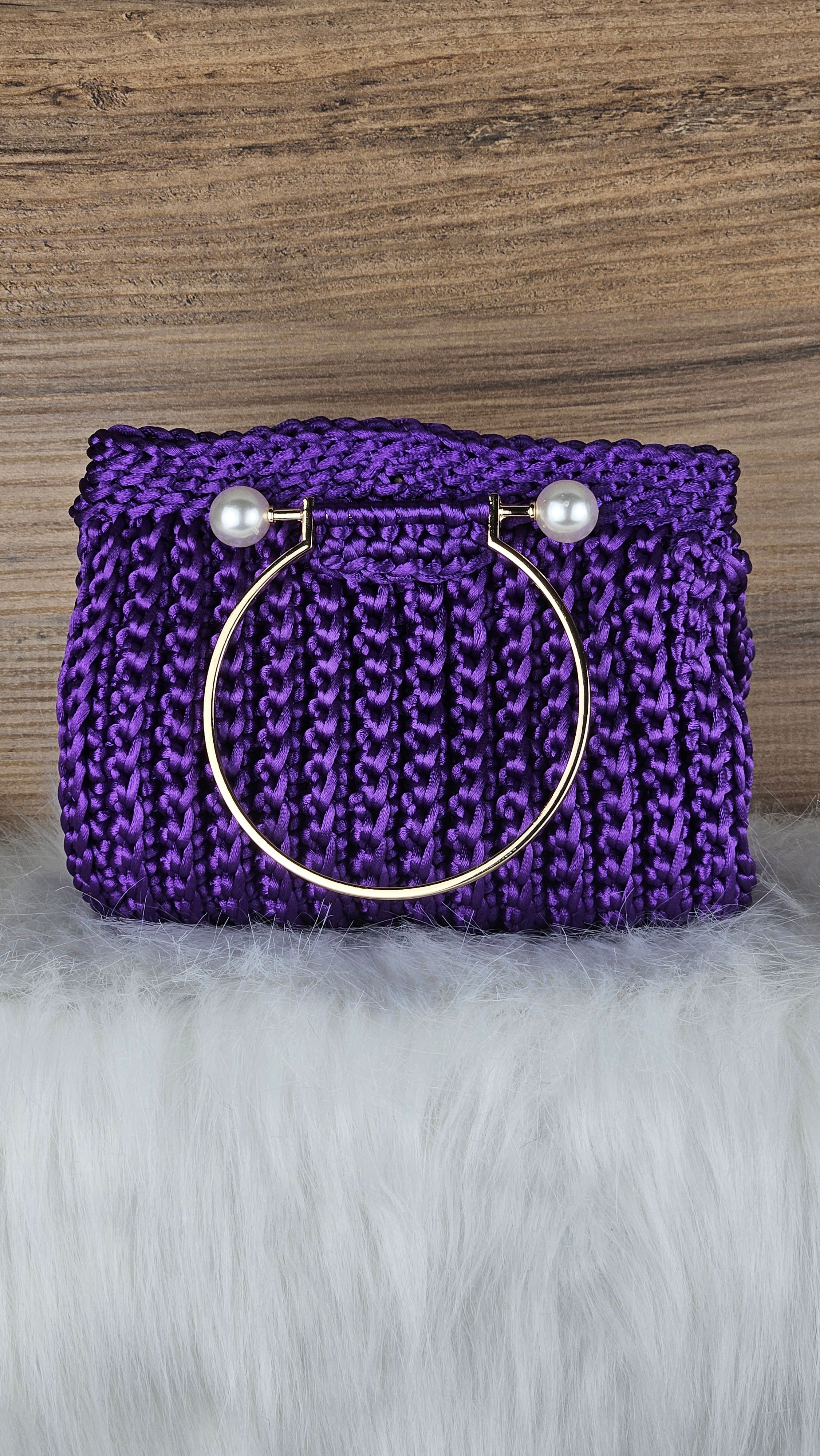 Bolso Perla – Crochet Satinado con Asas de Perlas