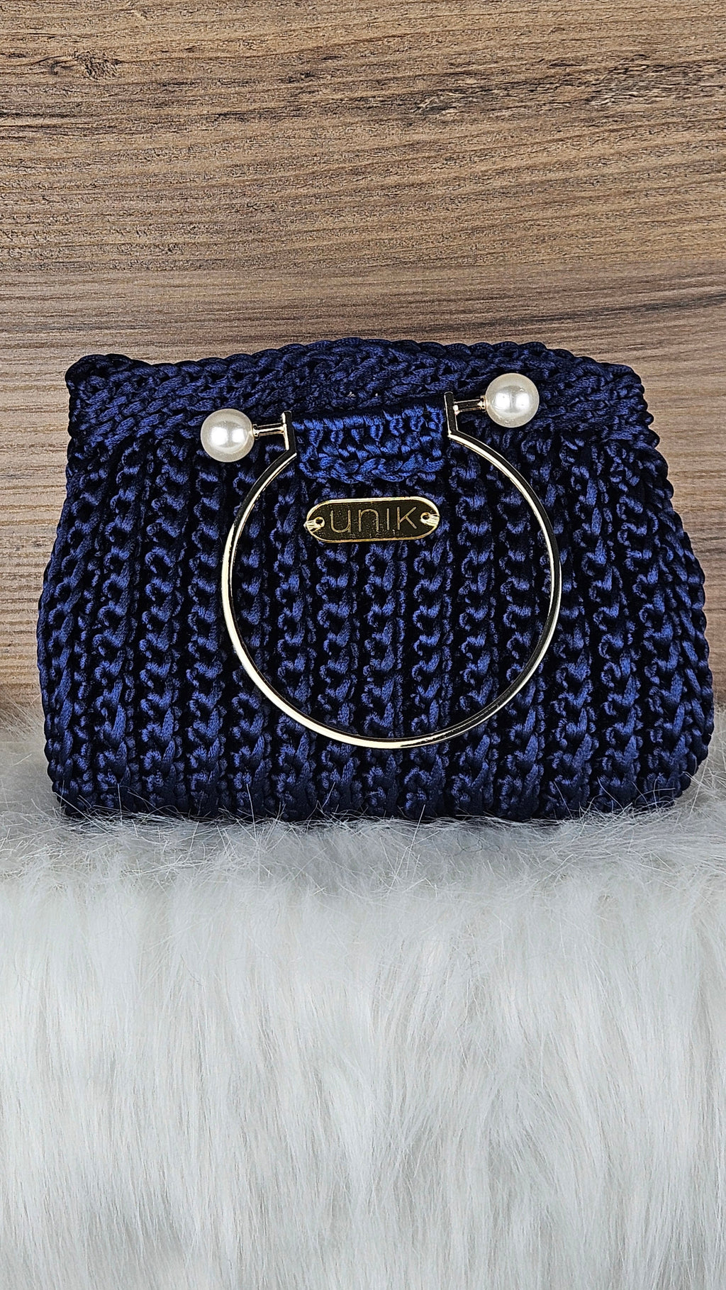 Bolso Perla – Crochet Satinado con Asas de Perlas