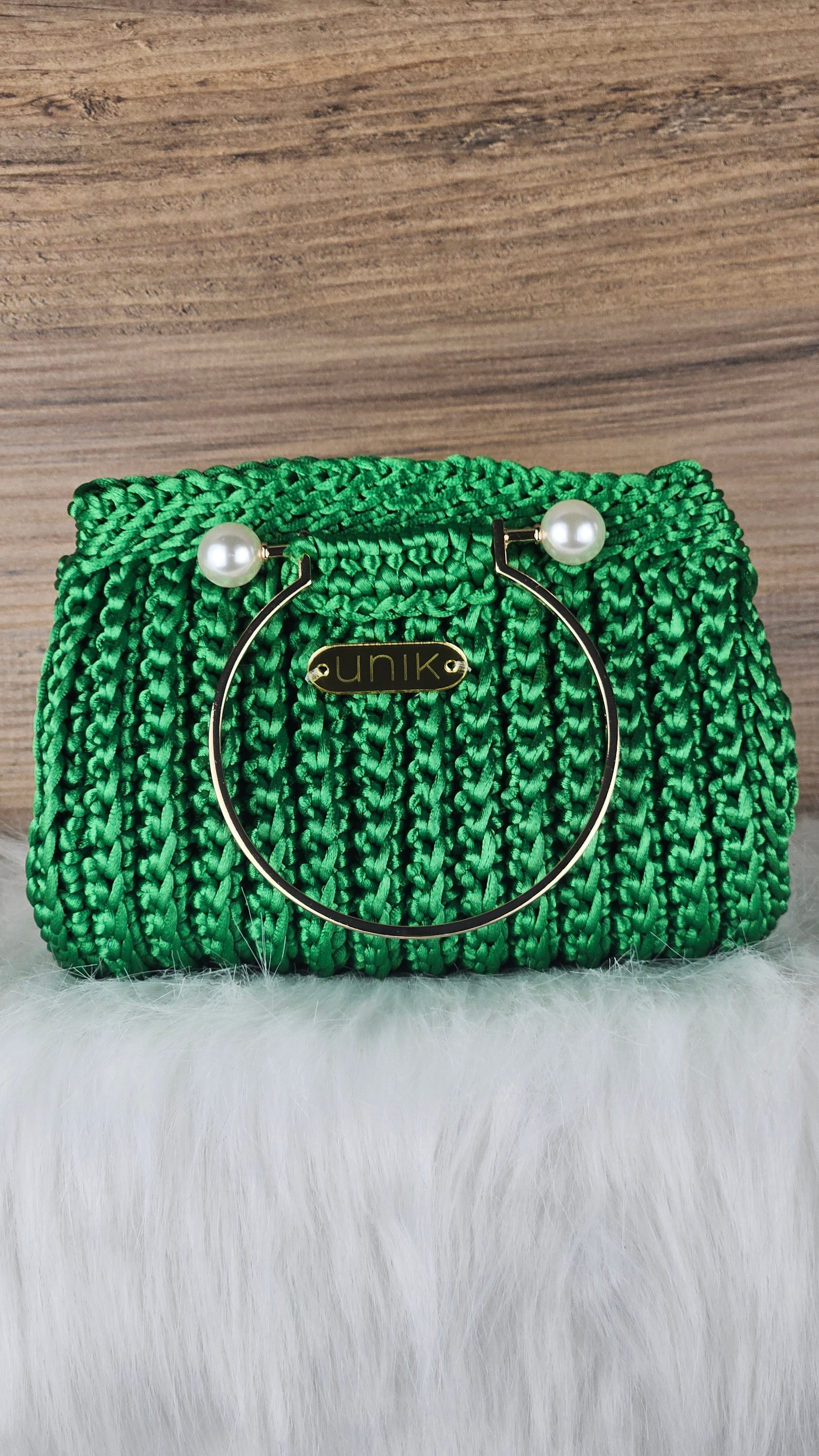 Bolso Perla – Crochet Satinado con Asas de Perlas