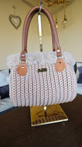Bolso Nòrdic – Crochet Artesanal con Ribete de Pelo