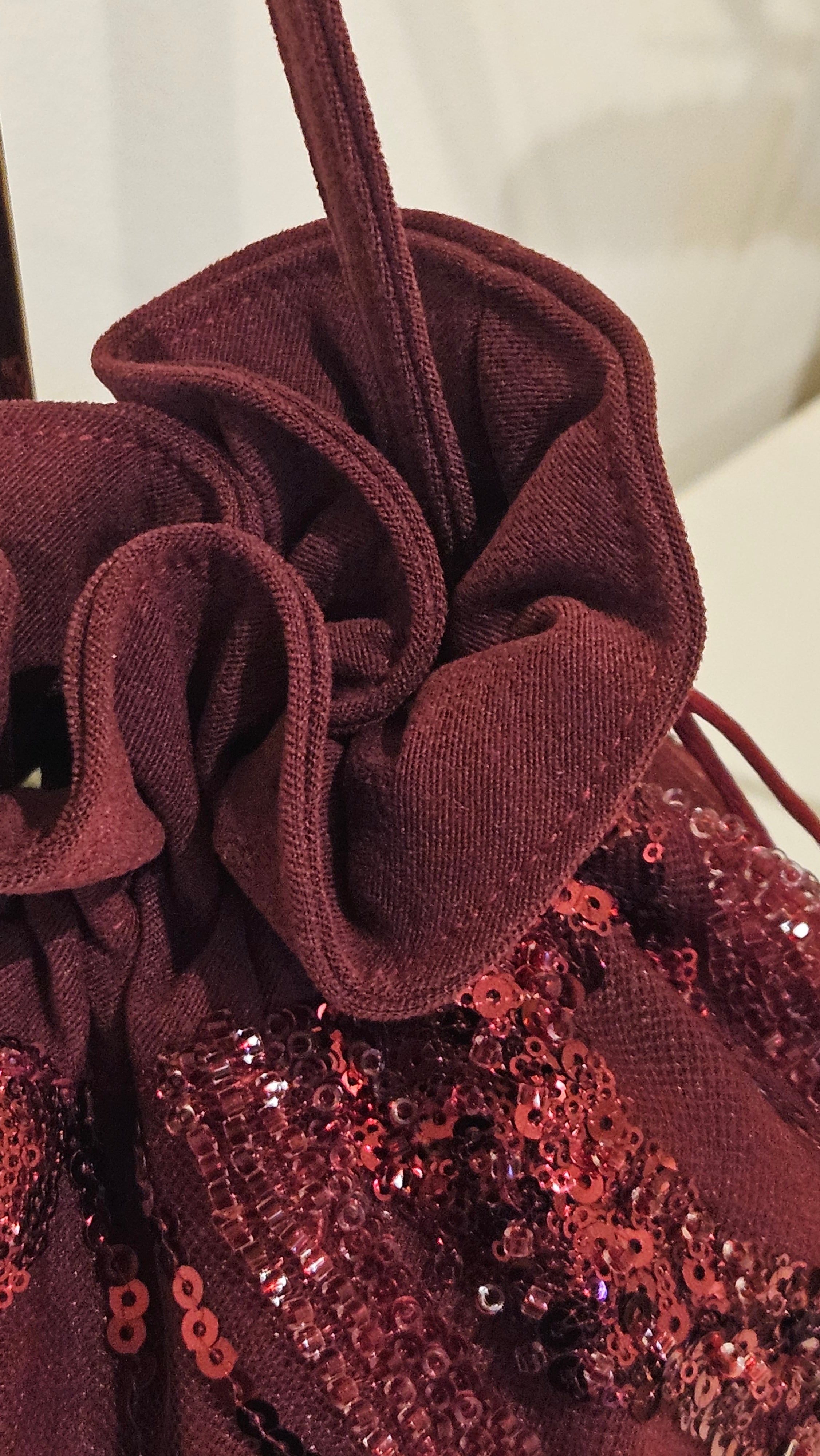 Bolso Bombonera Glam – Terciopelo con Lentejuelas