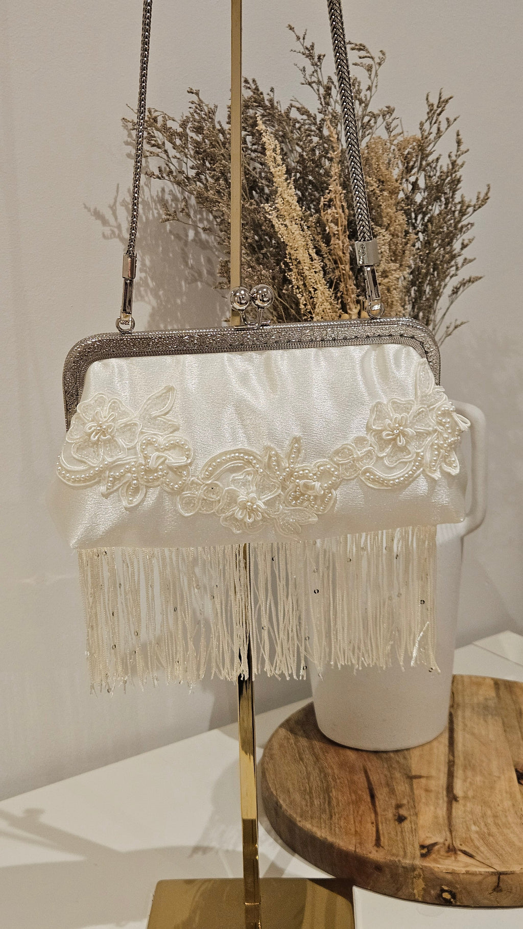 Clutch Bride – Bolso de Novia Artesanal con Flores Bordadas