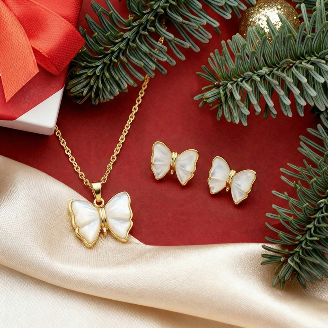 Conjunto de Collar y Pendientes White Whisper