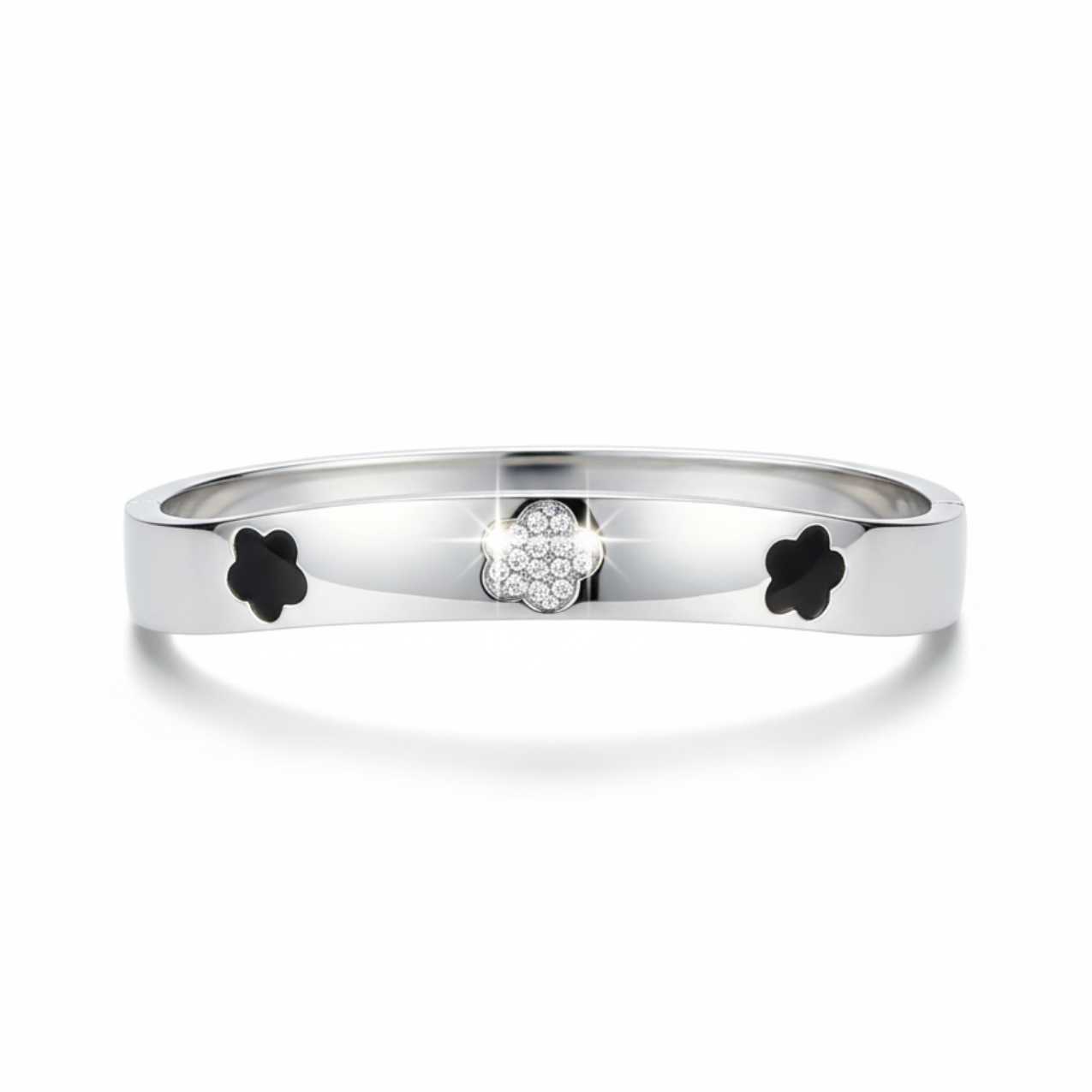 Brazalete Rígido Abierto de Acero Chapado en Plata con Tréboles Bicolores y Brillantes