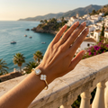 Brazalete Abierto con Cuadrado y Trébol de Circonitas - 100% Acero Bañado en Oro 18K