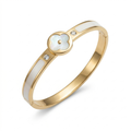 Pulsera Rígida con Trébol de Nácar y Circonitas, Detalles Esmaltados Blancos - 100% Acero Bañado en Oro 18K