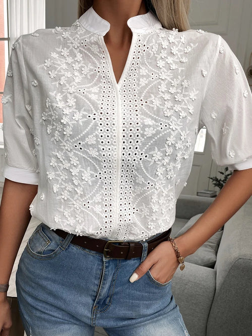 Blusa de encaje con bordado