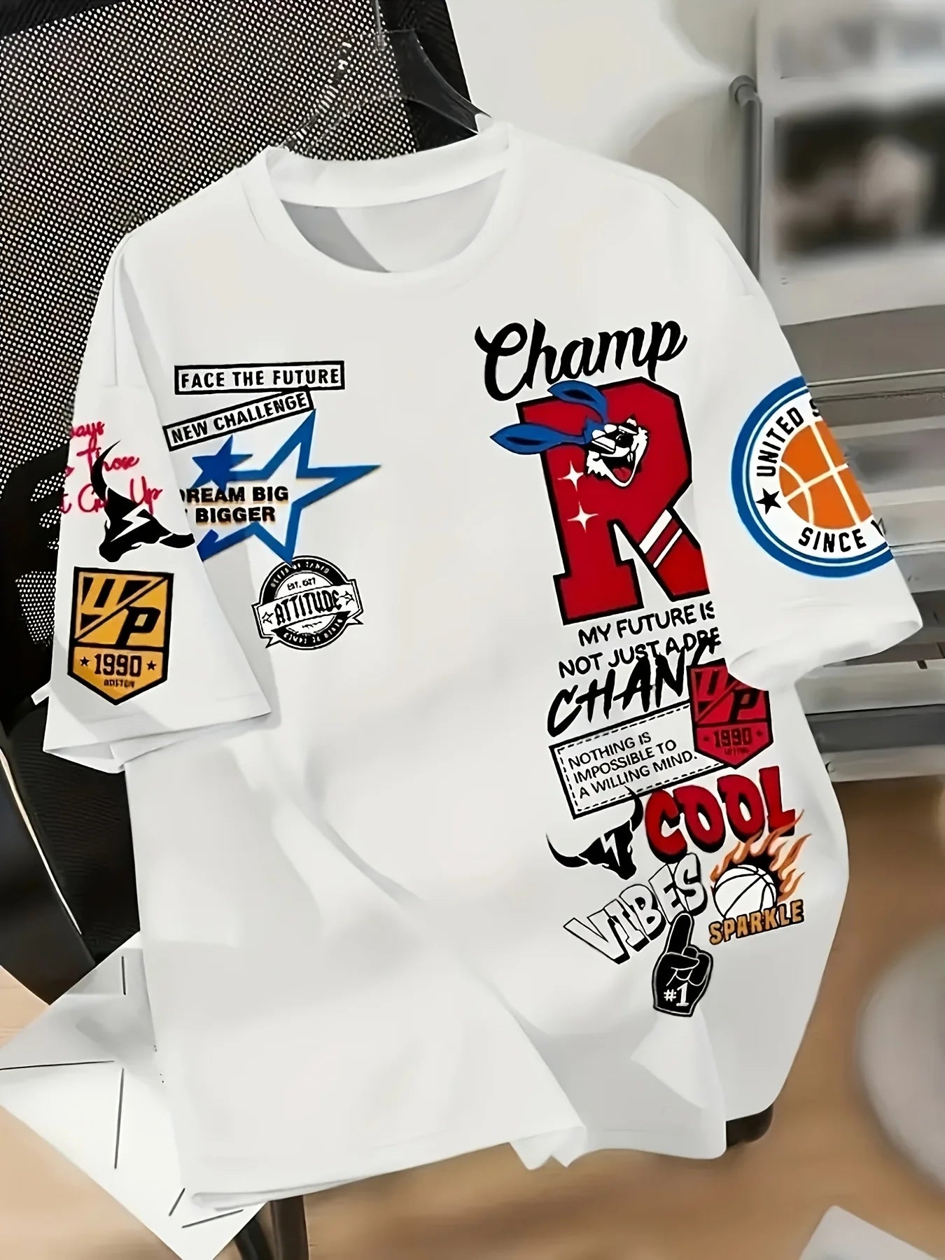 Camiseta Gráfica Estampado Total Hombre — Streetwear Casual