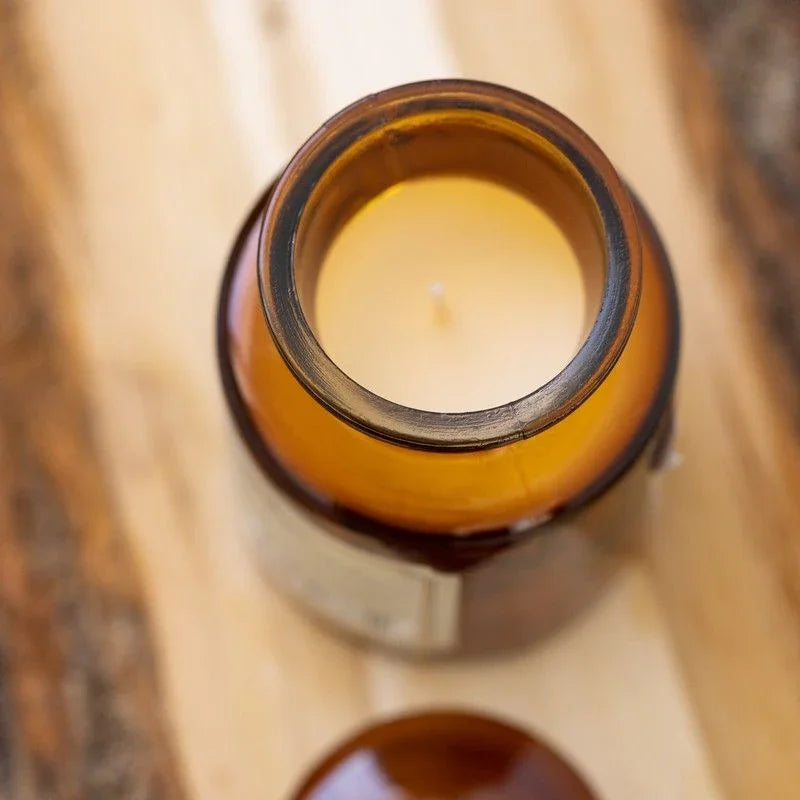 Vela en Frasco de Vidrio Paddywax Apothecary 226g - Manzanilla & Higo | Aroma Relajante y Estilo Vintage