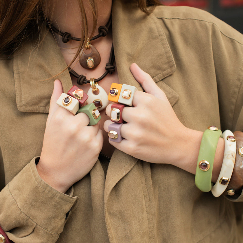 Anillo color Moka con Madreperla