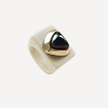 Anillo para mujer color hielo con ónix