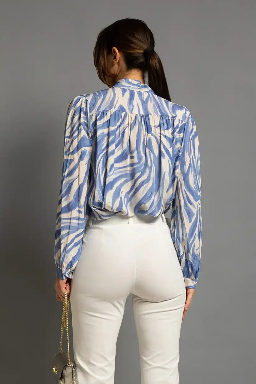Blusa Mujer Azul Estampado Cebra con Lazo Cuello Elegante Chic