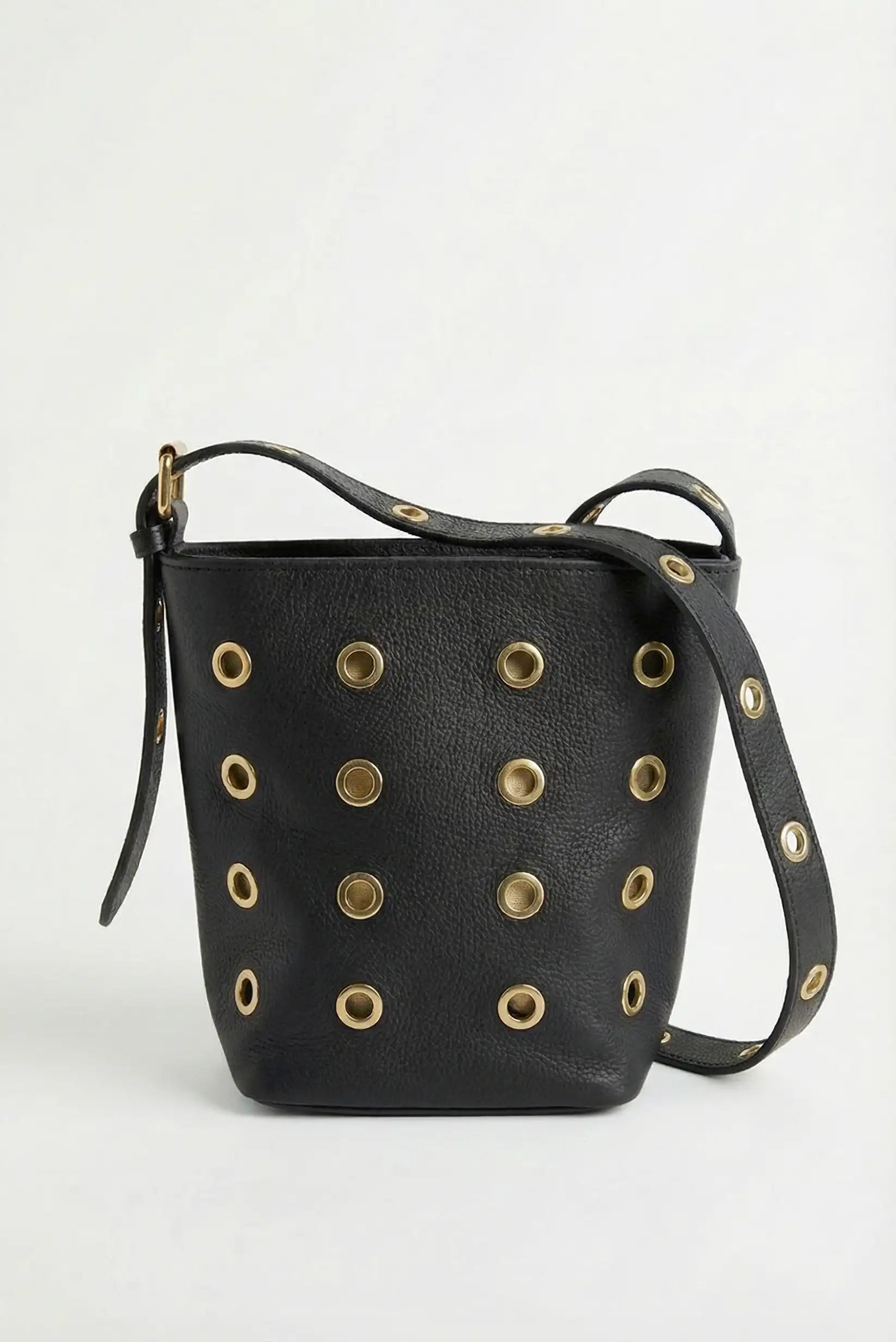 Bolso mujer bandolera con tachuelas doradas