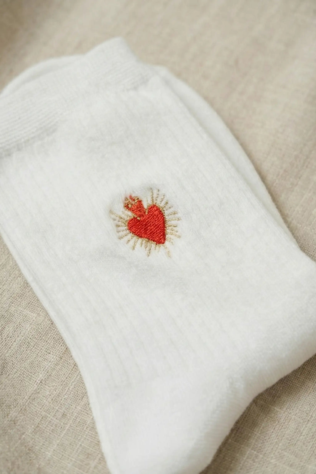 Calcetines Mujer Algodón Blancos con Corazón Bordado | Calcetines Originales