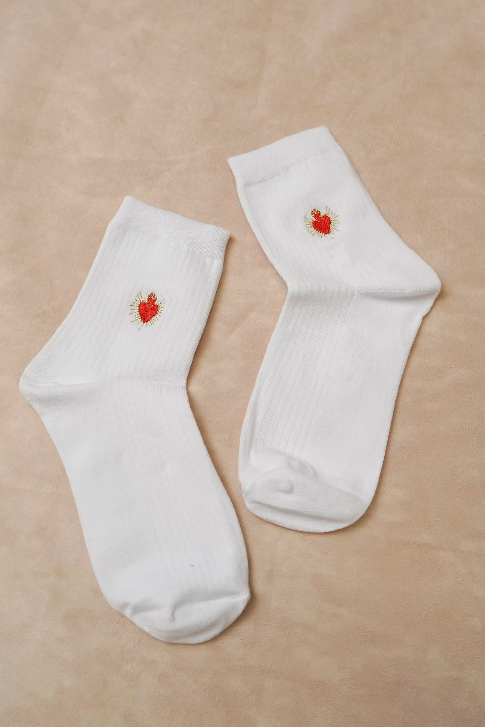 Calcetines Mujer Algodón Blancos con Corazón Bordado | Calcetines Originales