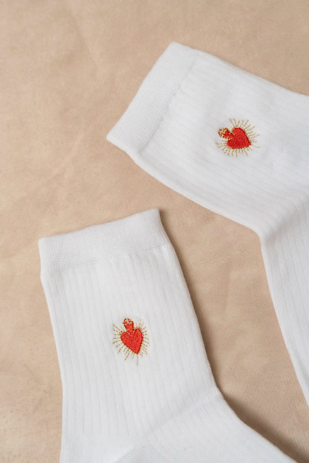 Calcetines Mujer Algodón Blancos con Corazón Bordado | Calcetines Originales
