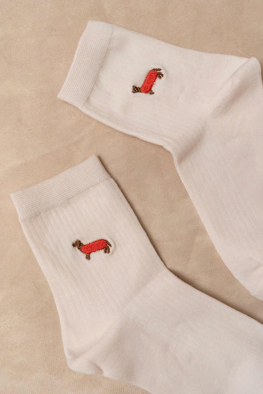 Calcetines Mujer Algodón Blancos con Perro Bordado | Calcetines Originales