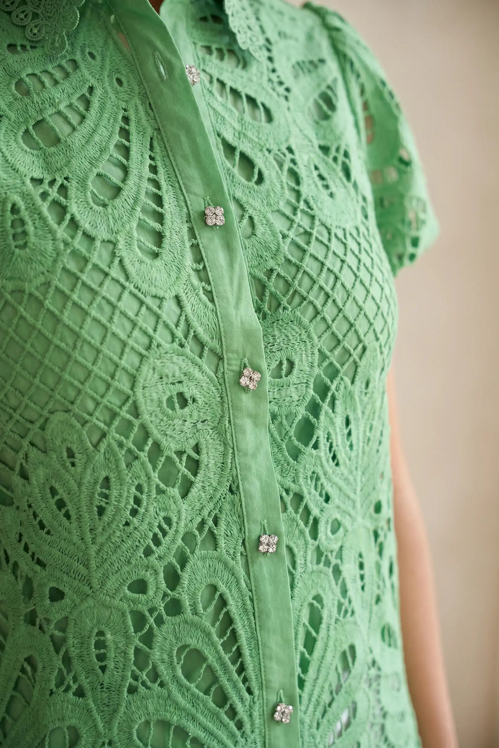 Blusa Mujer Verde Esmeralda Bordada Manga Corta