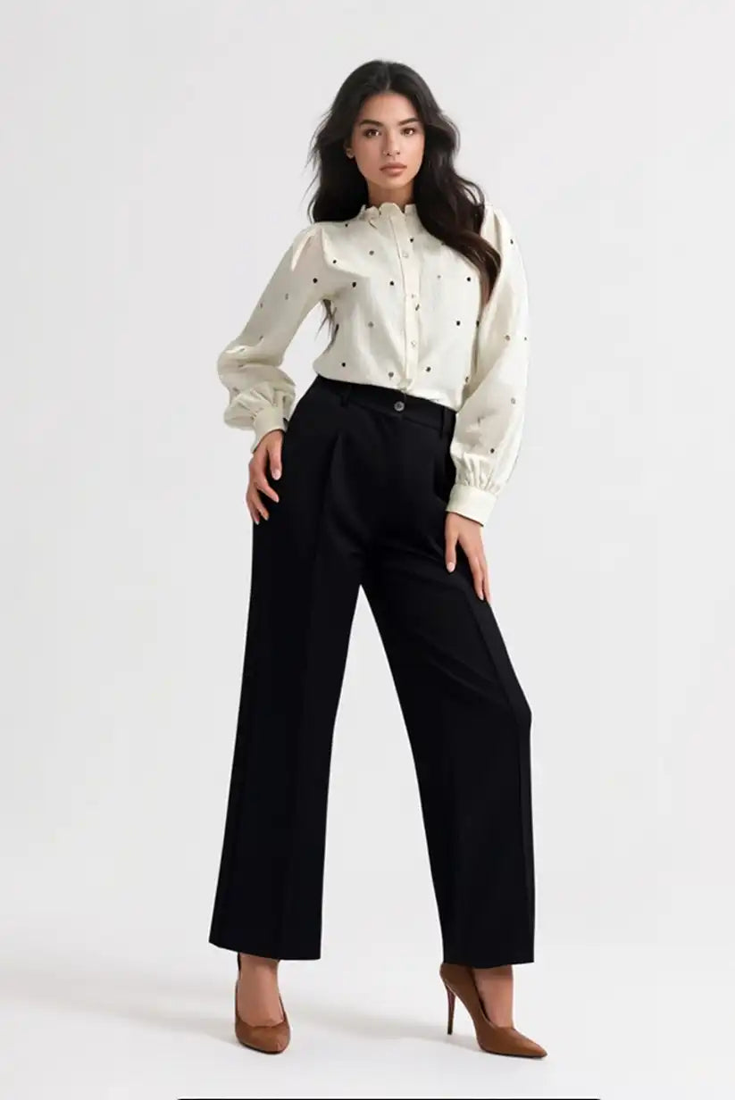Camisa Mujer Beige Manga Larga con Bordados de Corazones Marrones