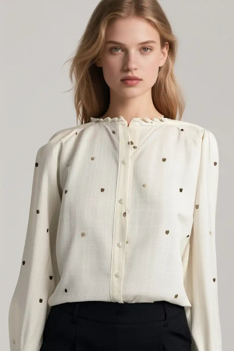 Camisa Mujer Beige Manga Larga con Bordados de Corazones Marrones