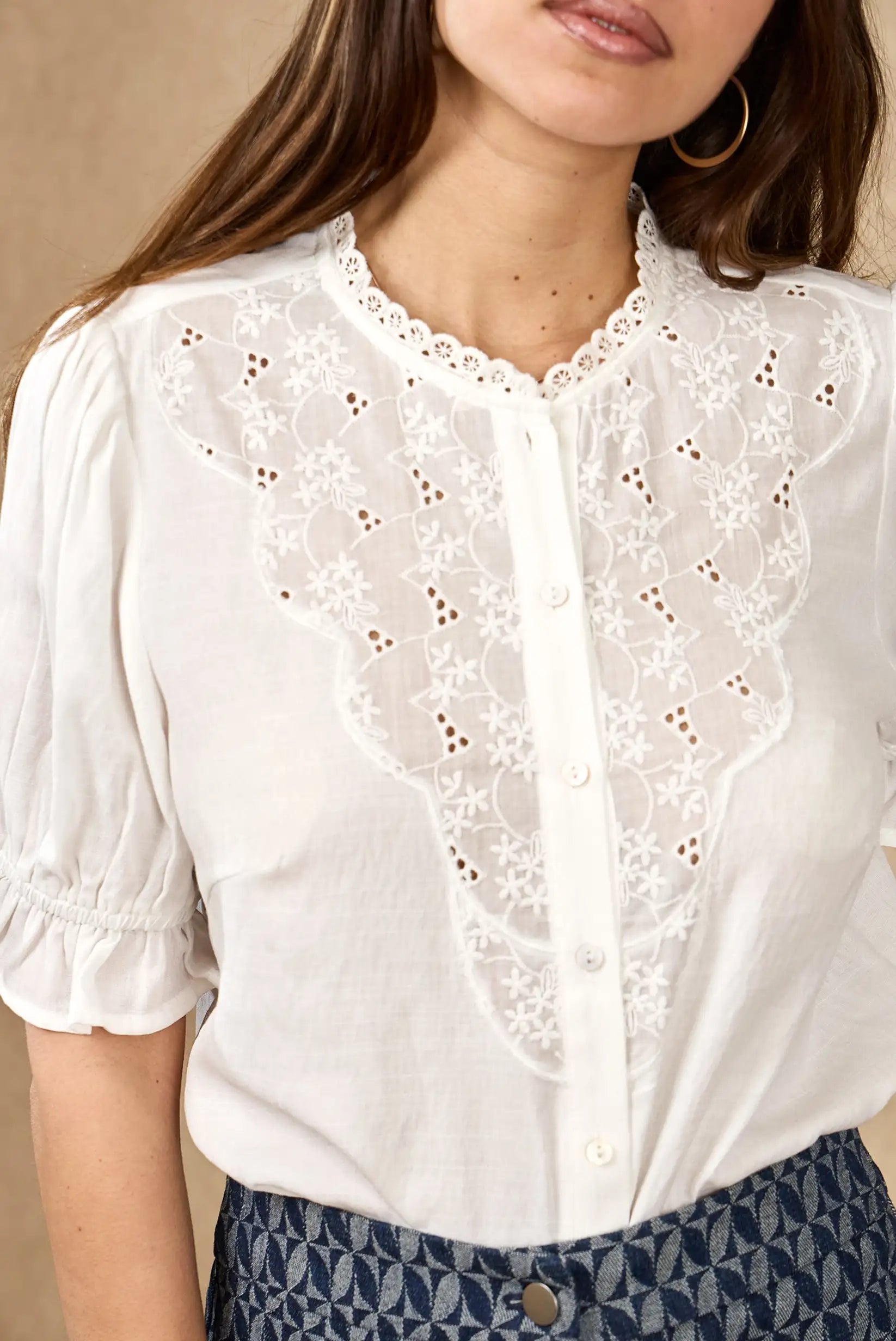 Camisa blanca mujer primavera floral