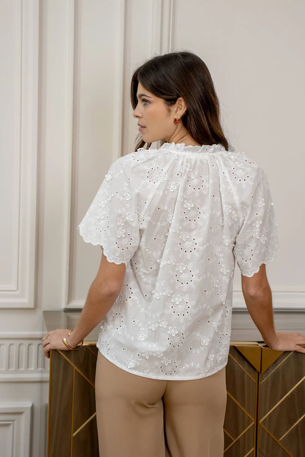 Camisa mujer manga corta blanca bordados florales primavera