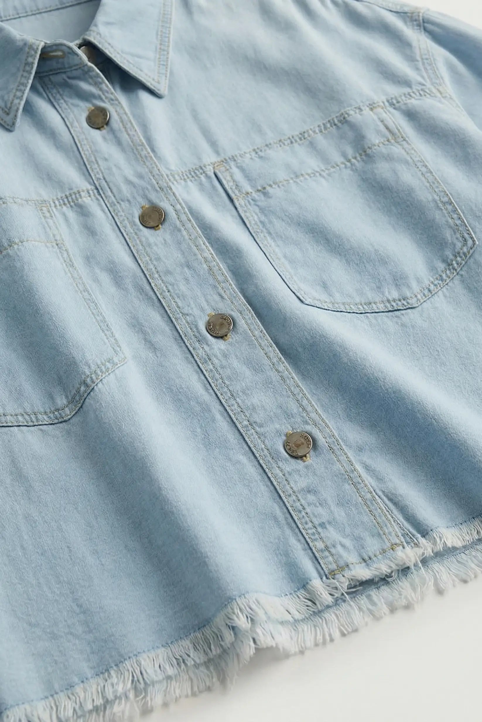 Camisa Denim Azul Corta Mujer Estilo Deshilachado Casual Moderna
