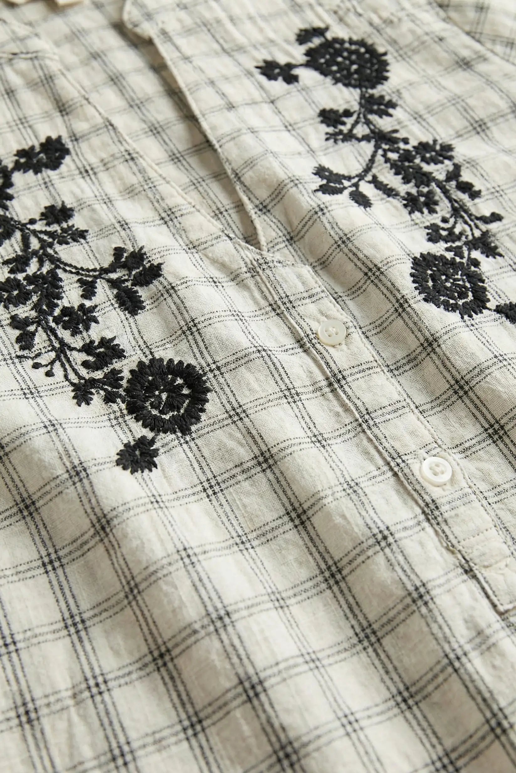 Camisa Mujer Beige Manga Larga con Cuadros y Bordado Floral Boho