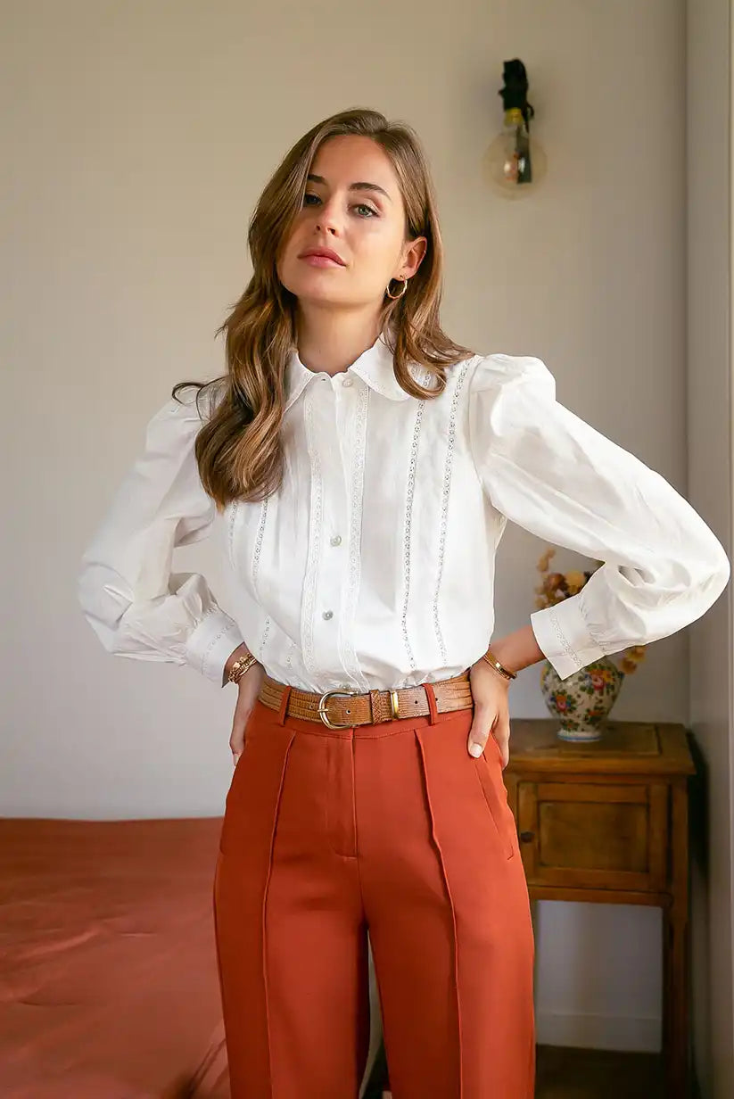 Camisa blanca bordada mujer manga larga algodón romántica cómoda