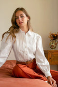 Camisa blanca bordada mujer manga larga algodón romántica cómoda