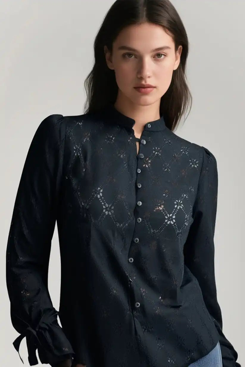 Camisa Negra Bordada Mujer con Lazos en Mangas Elegante y Versátil