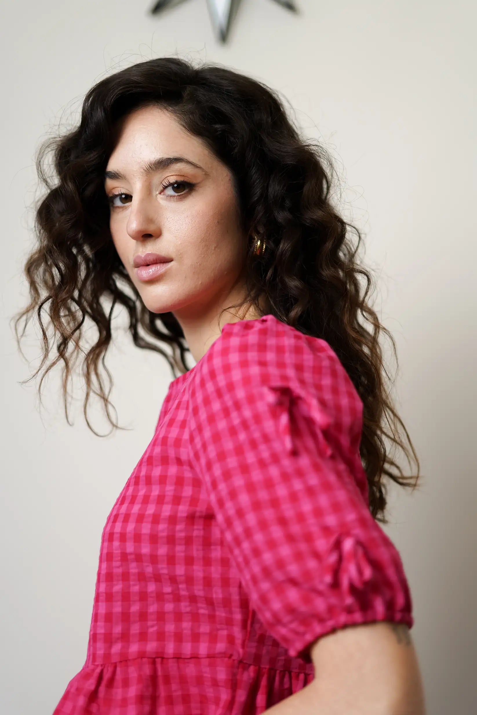 Blusa Mujer Cuadros Rosa Manga Corta Volante | Primavera