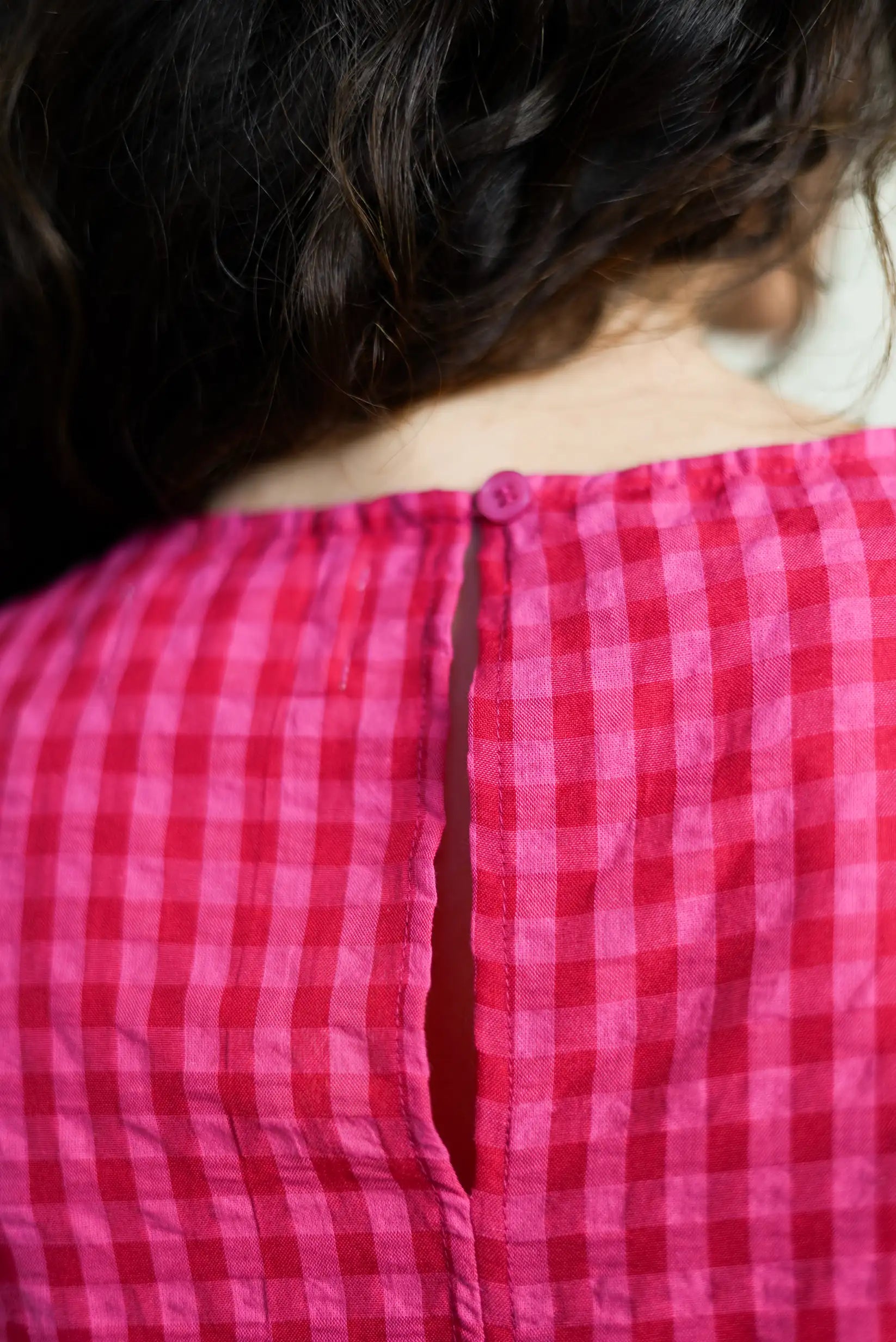 Blusa Mujer Cuadros Rosa Manga Corta Volante | Primavera