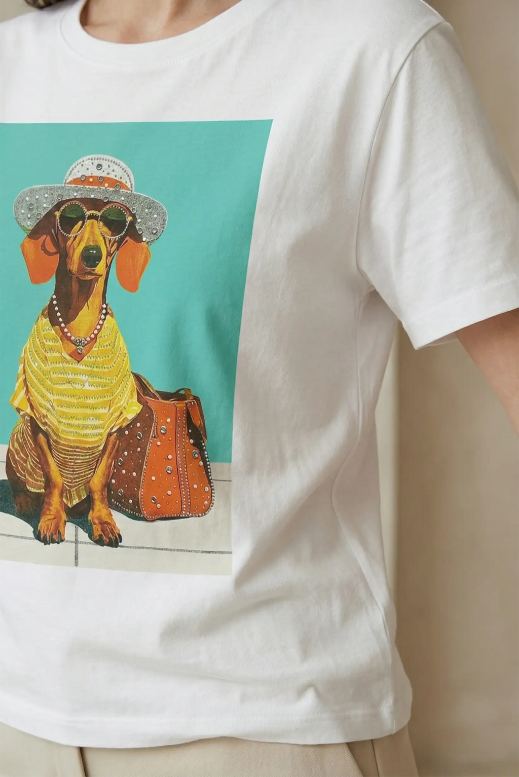 Camiseta blanca mujer algodón elástico con estampado perro salchicha