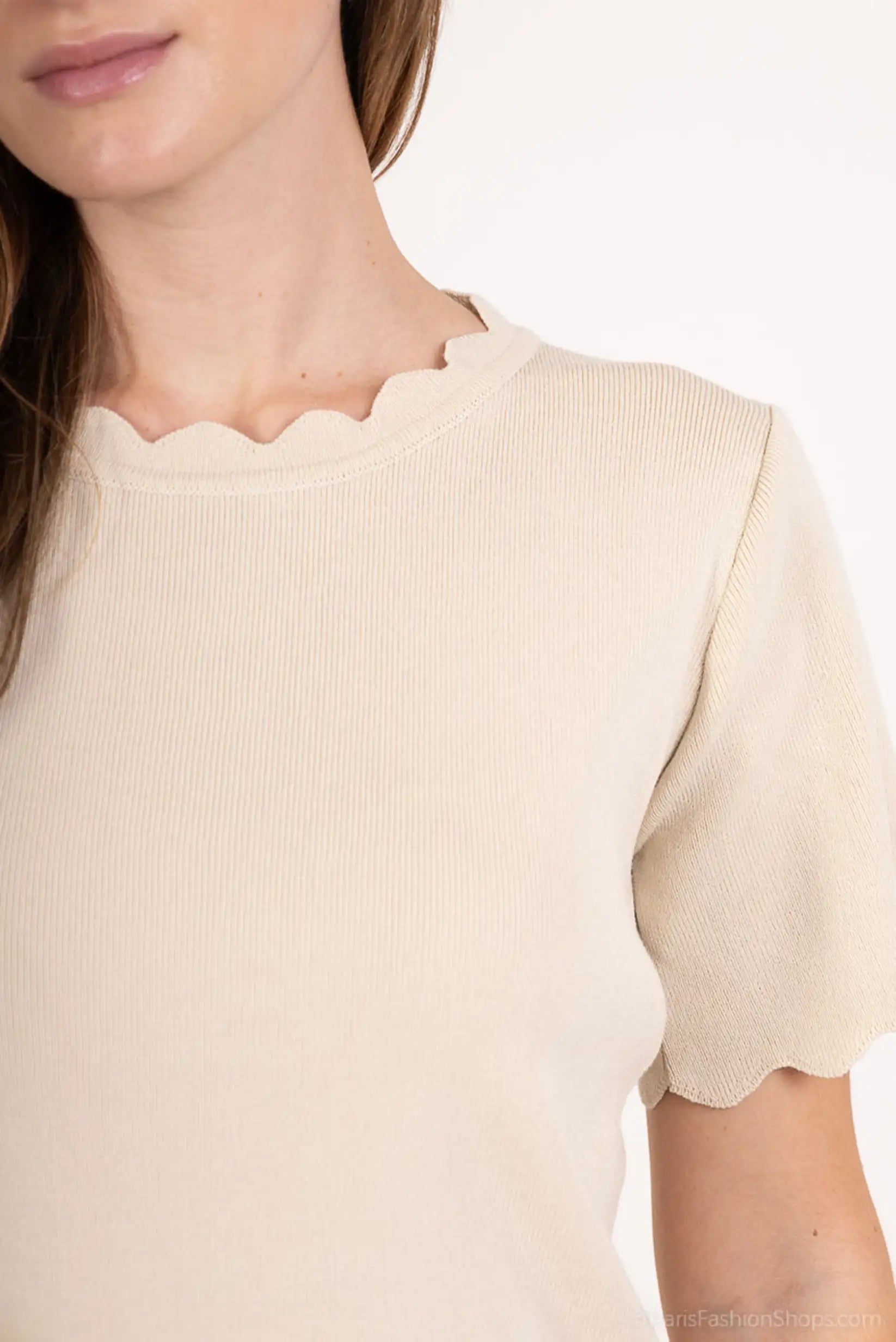 Top mujer Manga Corta ondulada Beige