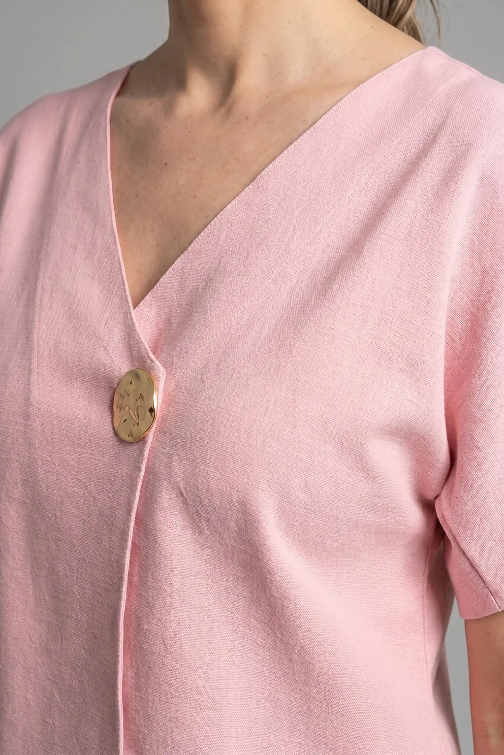 Top Rosa Cruzado de Punto con Botón Dorado Primavera Mujer