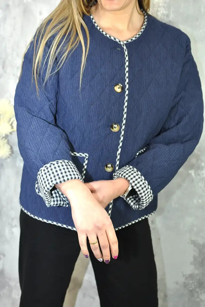 Chaqueta acolchada azul mujer elegante con forro cuadros Cazorla