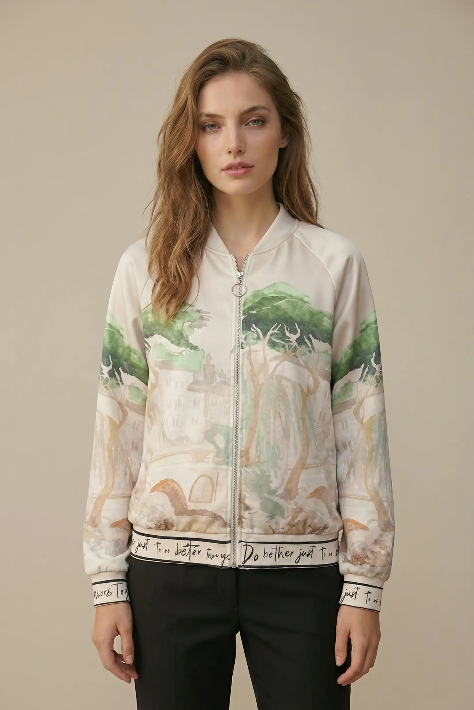 Chaqueta bomber beige mujer tejido ligero estampado safari