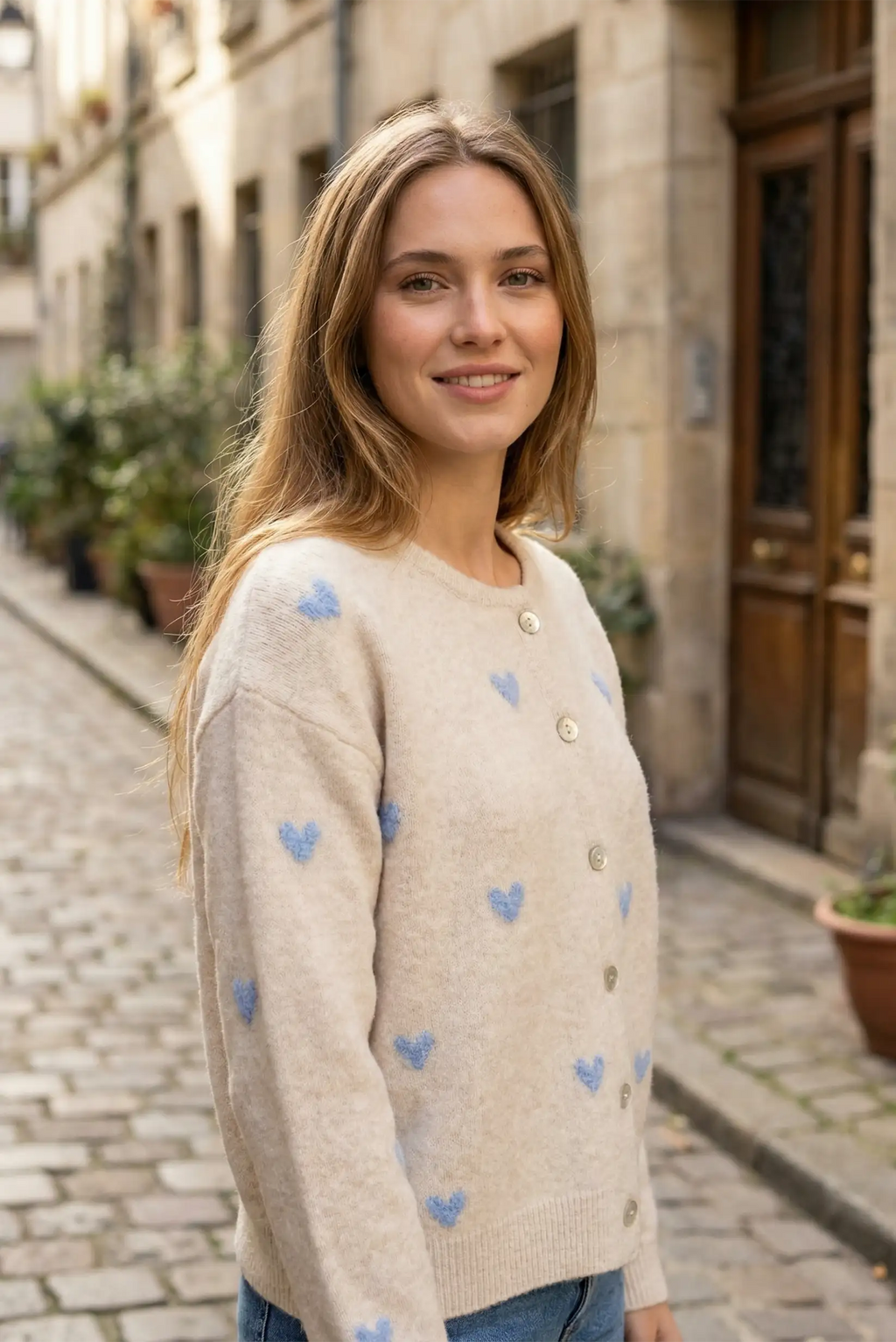 Chaqueta de punto mujer beige con corazones azules de punto suave