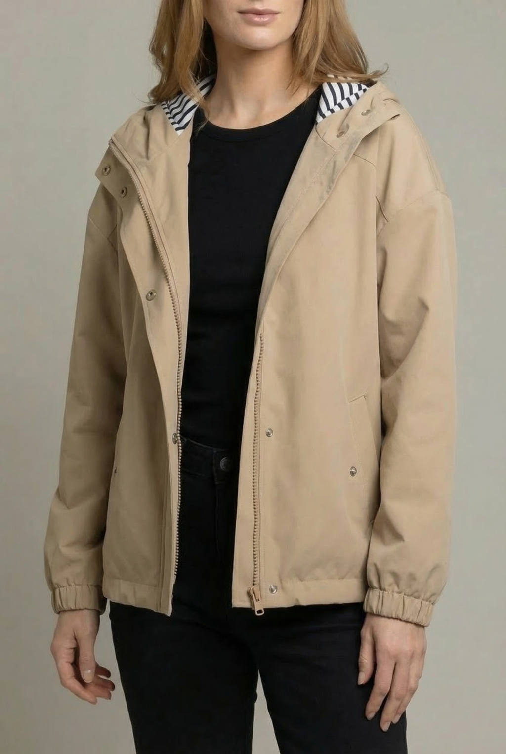 Chubasquero Corto Mujer Beige con Capucha | Chaqueta Impermeable Ligera Primavera