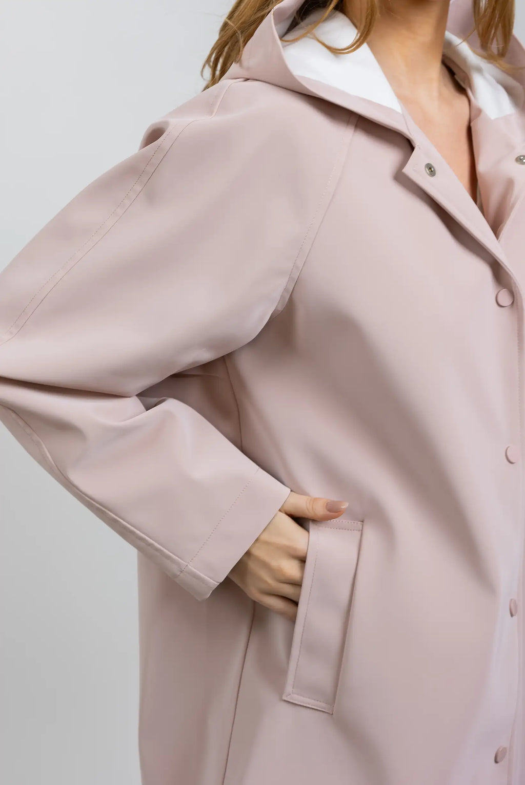Chubasquero Largo Mujer Rosa Empolvado con Capucha | Chaqueta Impermeable Ligera