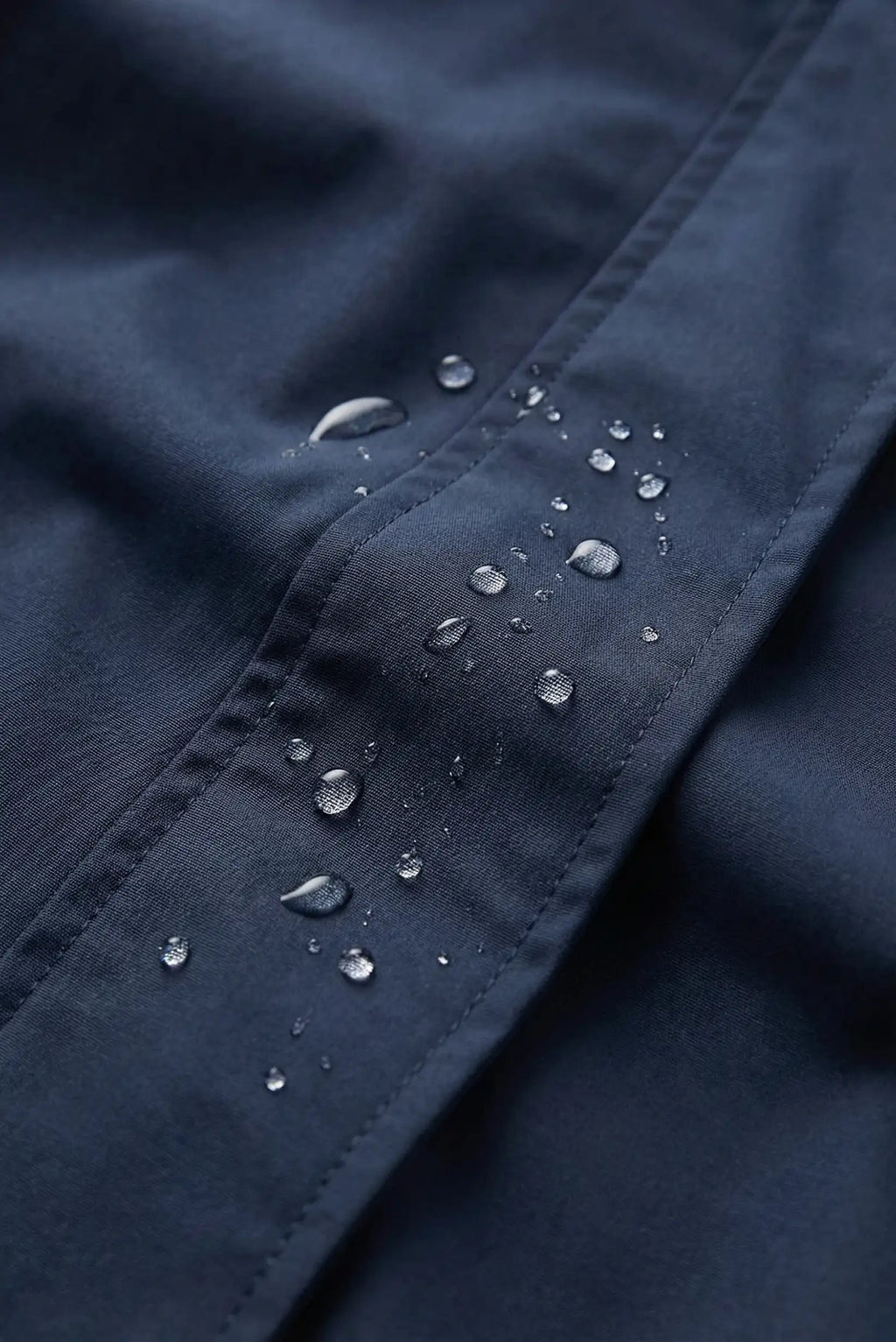 Chubasquero corto azul marino mujer 100% impermeable y transpirable