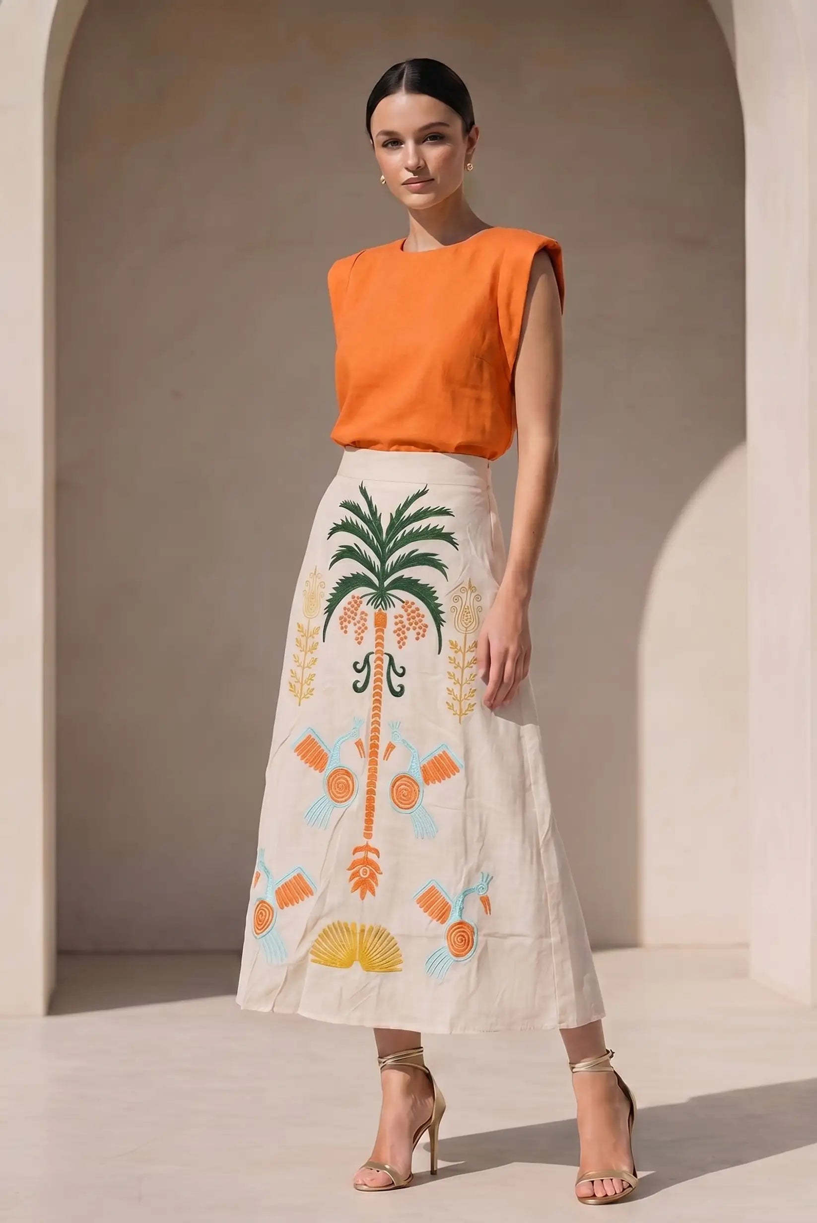 Falda beige larga bordados colores Tropical