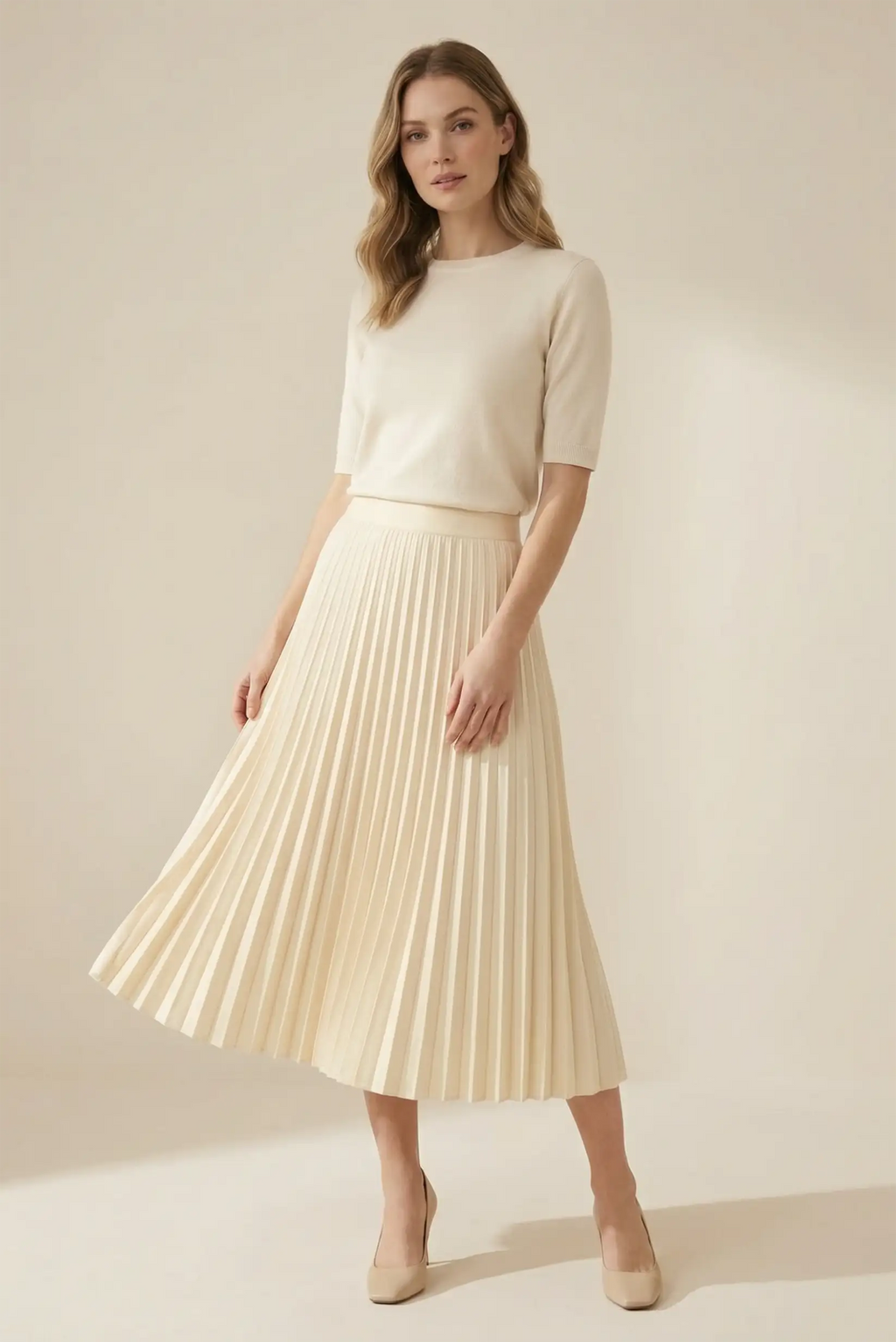 Falda midi plisada beige de punto con cintura lisa ajustable