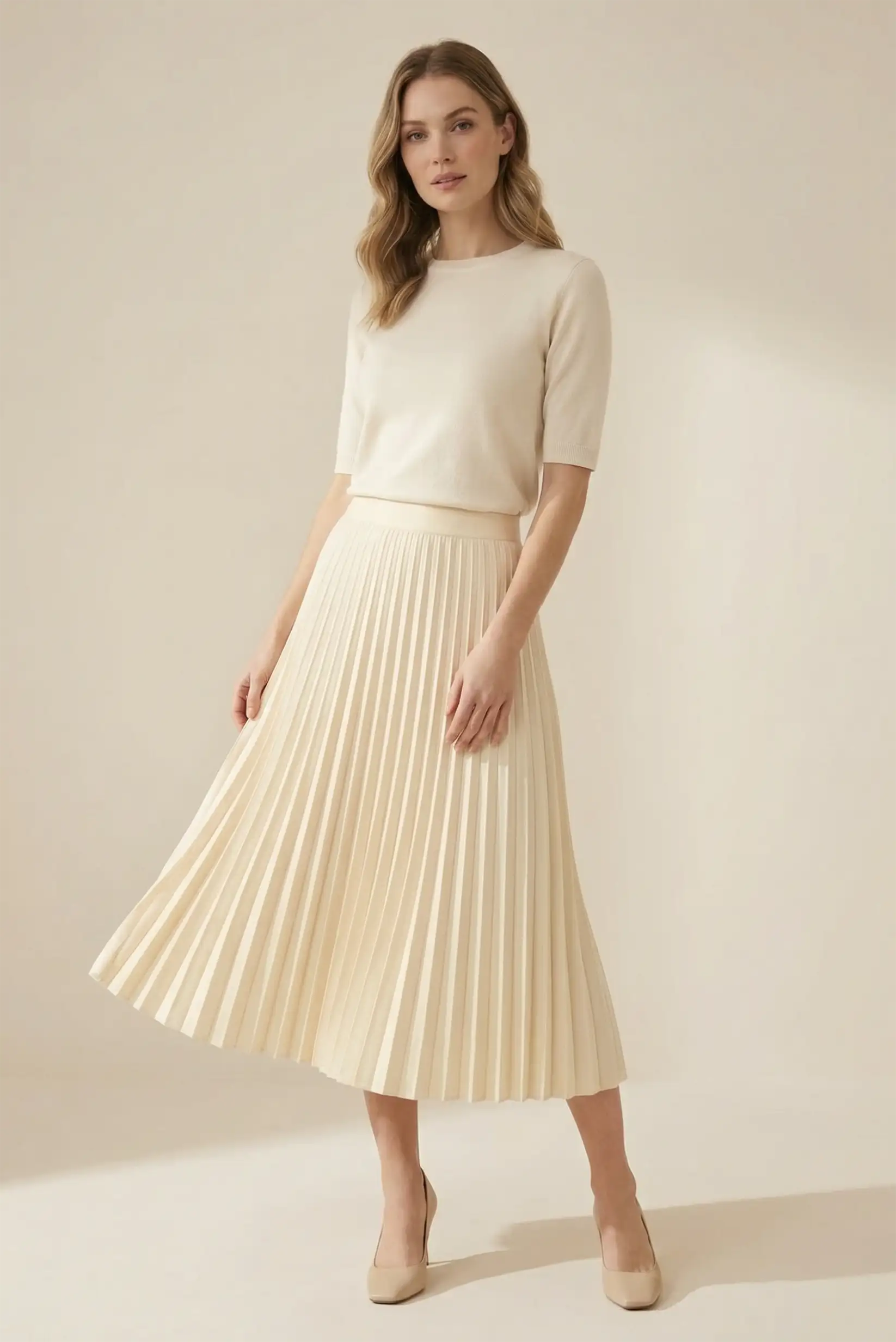 Falda midi plisada beige de punto con cintura lisa ajustable