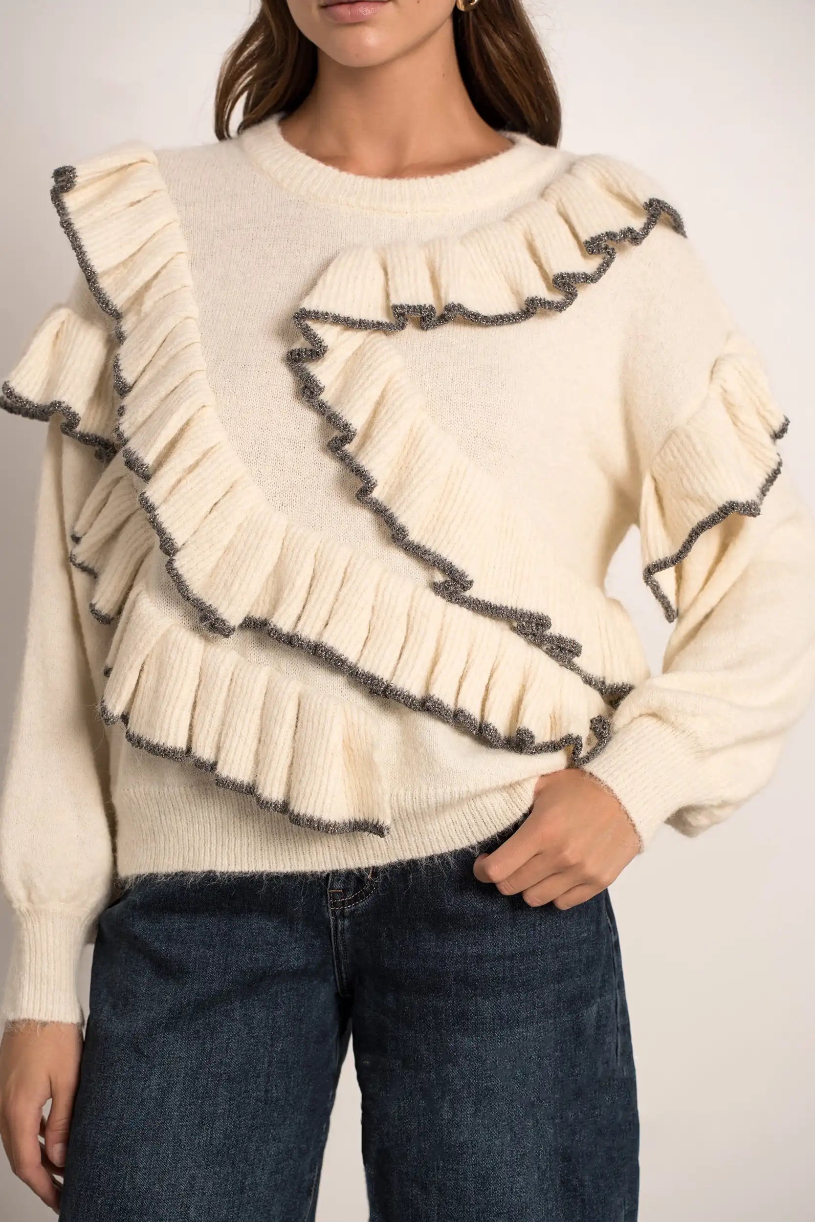 Jersey Beige Mujer con Ondas Grises y Bordados Elegante Cálido
