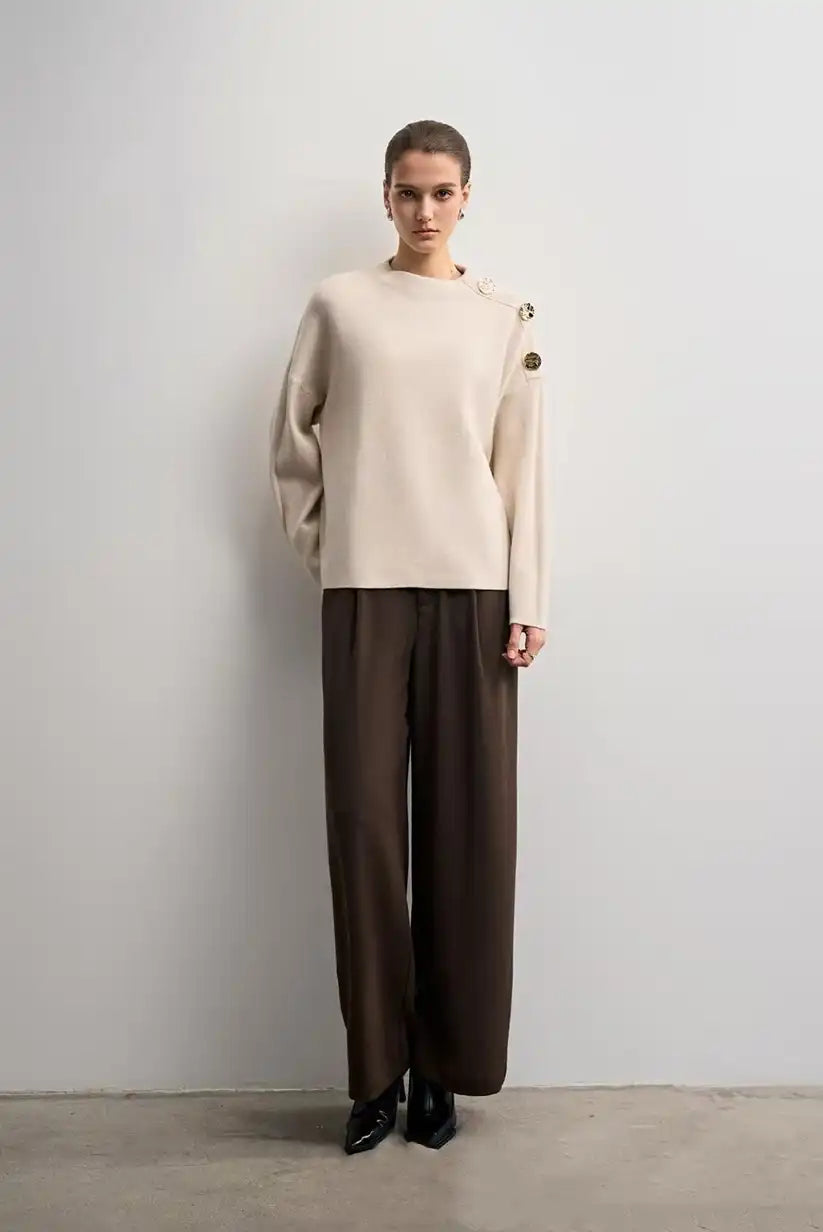 Jersey Mujer Beige Botones Dorados Hombro Elegante y Versátil